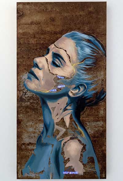 Doriane portrait contemporain femme agée kintsugi sur acier rouillé - effet UV - par Morgane Parmentier (Nonoss)